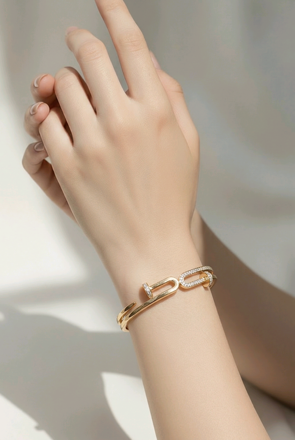 Link Luxe Bangle