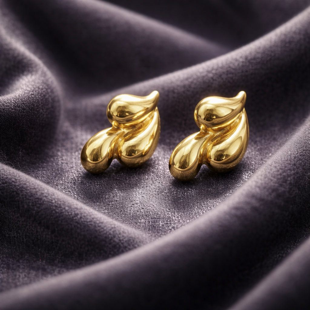 Petal Curve Stud Earrings