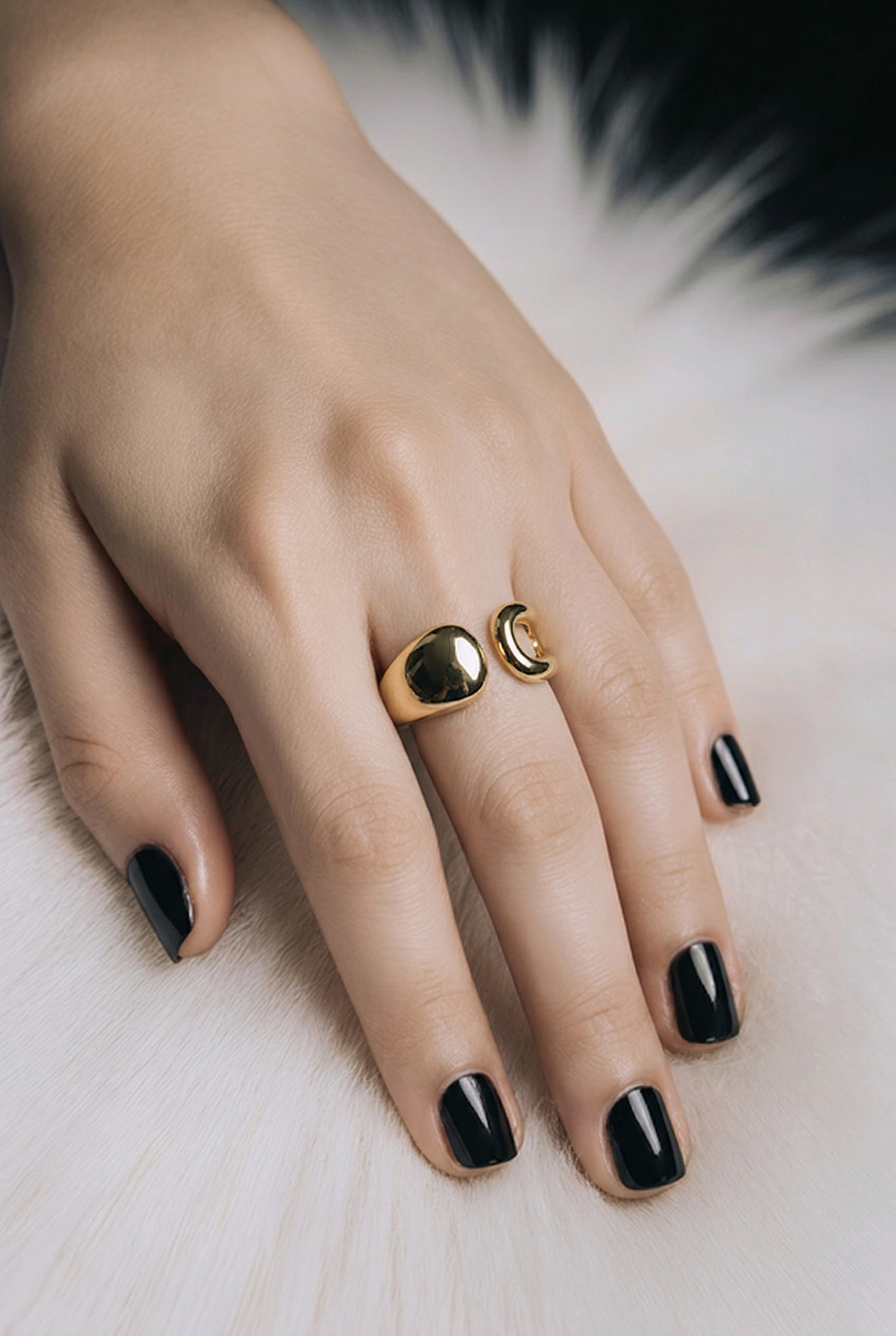 Yin Flow Ring