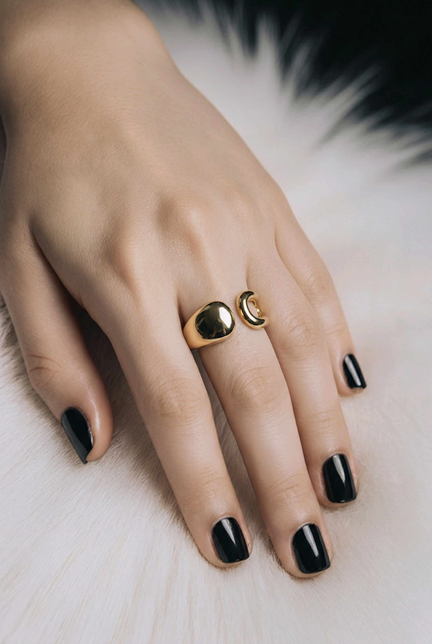 Yin Flow Ring