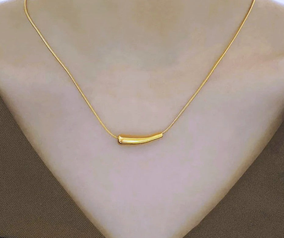 Aura Bar Minimal Necklace