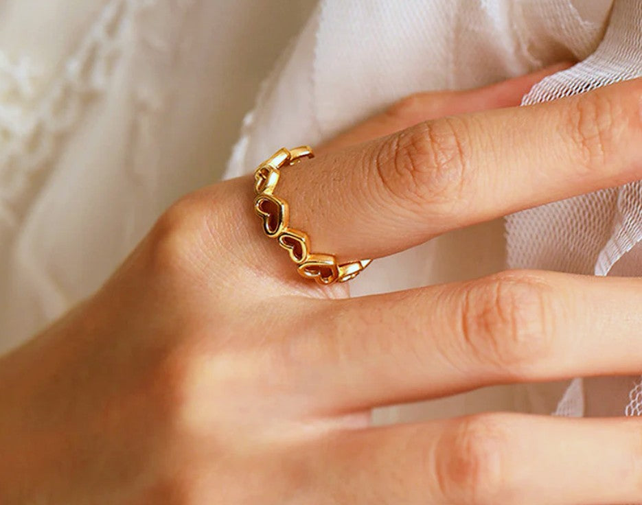 Endless Hearts Ring