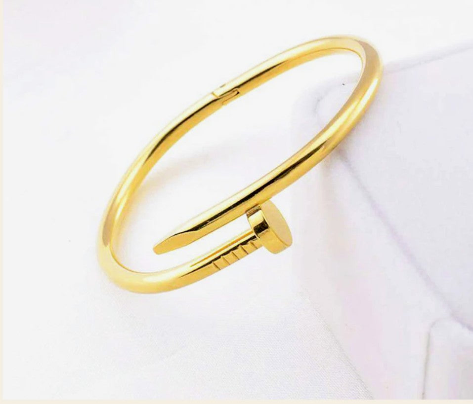 Sculpted Nail Cuff