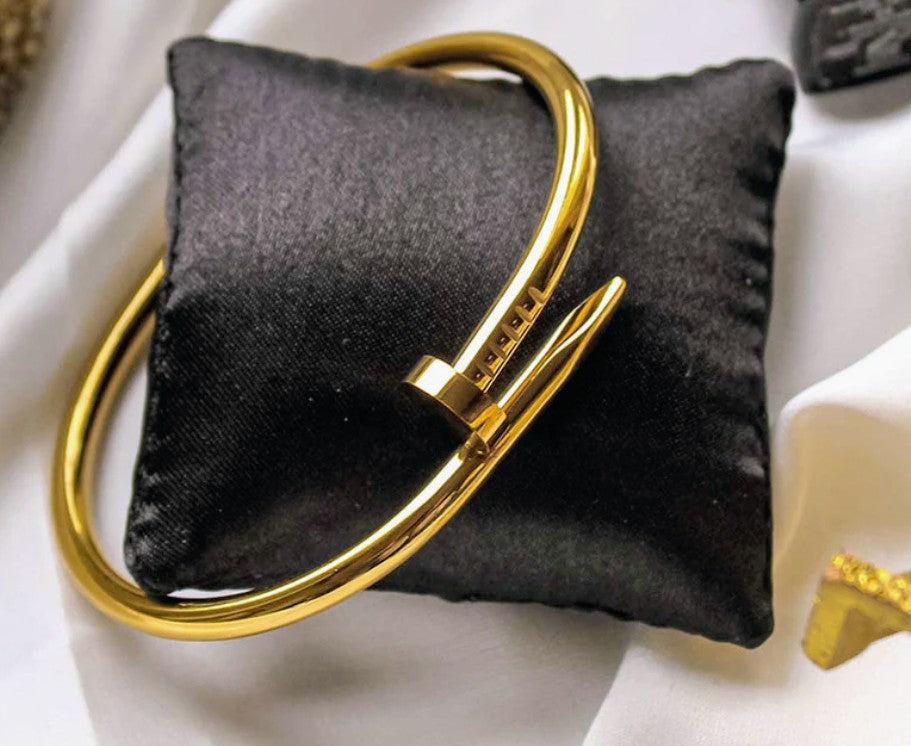 Sculpted Nail Cuff